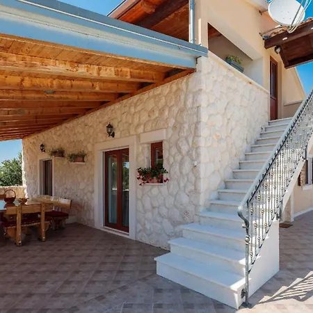 Ferienhaus Mit Privatpool Fur 7 Personen Ca 230 Qm In Sibenik-radonic, Dalmatien Dalmatinisches Hinterland * Radonic