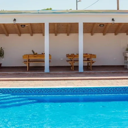 Ferienhaus Mit Privatpool Fur 7 Personen Ca 230 Qm In Sibenik-radonic, Dalmatien Dalmatinisches Hinterland Σπίτι διακοπών Radonic