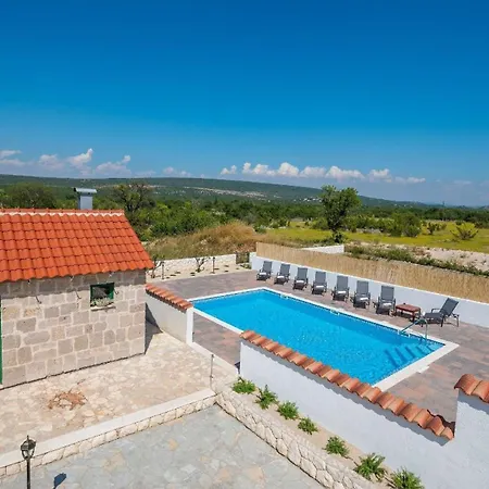 Ferienhaus Mit Privatpool Fur 7 Personen Ca 230 Qm In Sibenik-radonic, Dalmatien Dalmatinisches Hinterland Σπίτι διακοπών Radonic