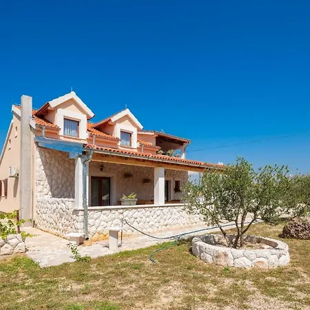 Ferienhaus Mit Privatpool Fur 7 Personen Ca 230 Qm In Sibenik-radonic, Dalmatien Dalmatinisches Hinterland * Radonic